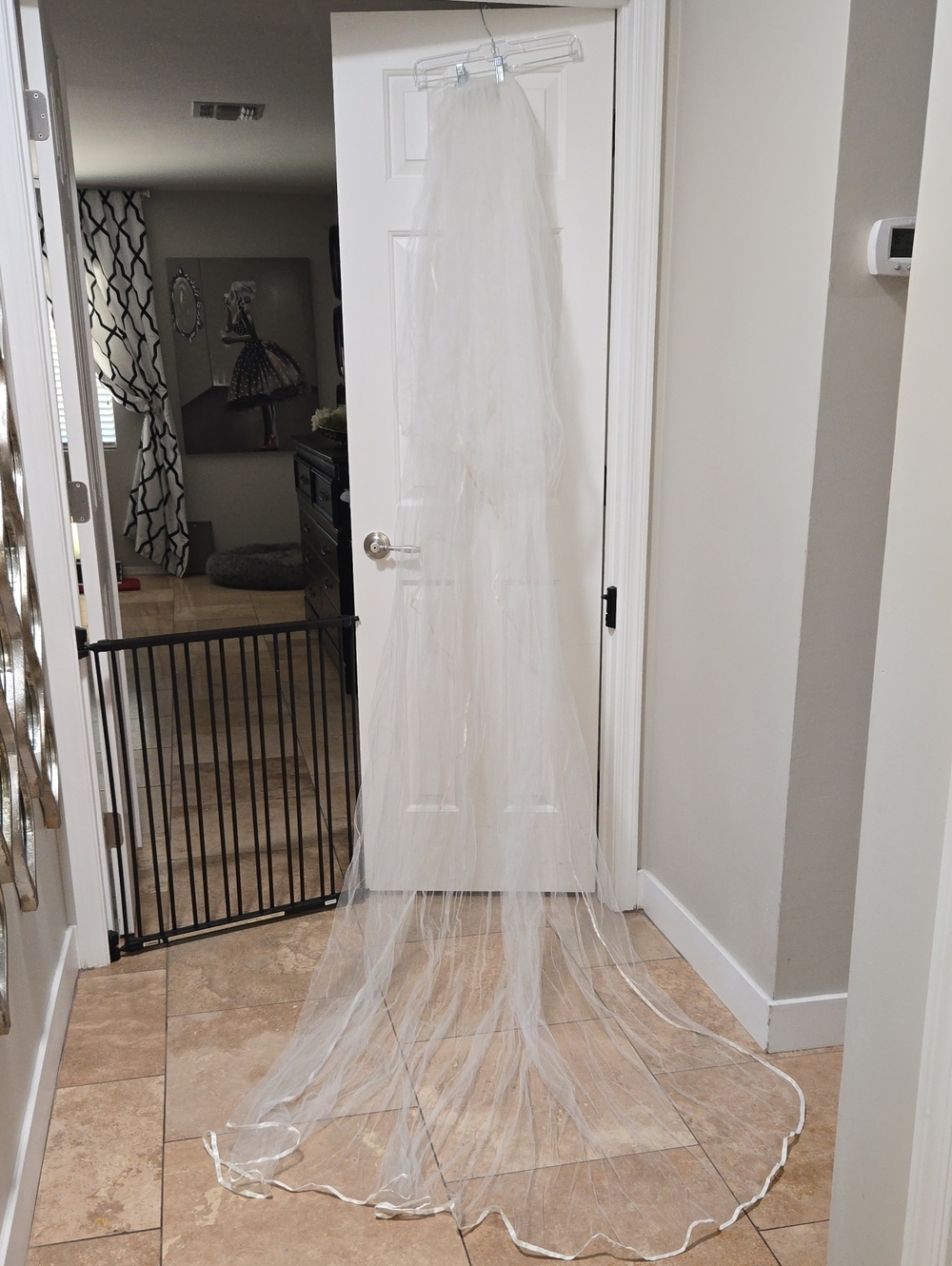 White Bridal Veil with Scalloped Edge - Classic Wedding Veil